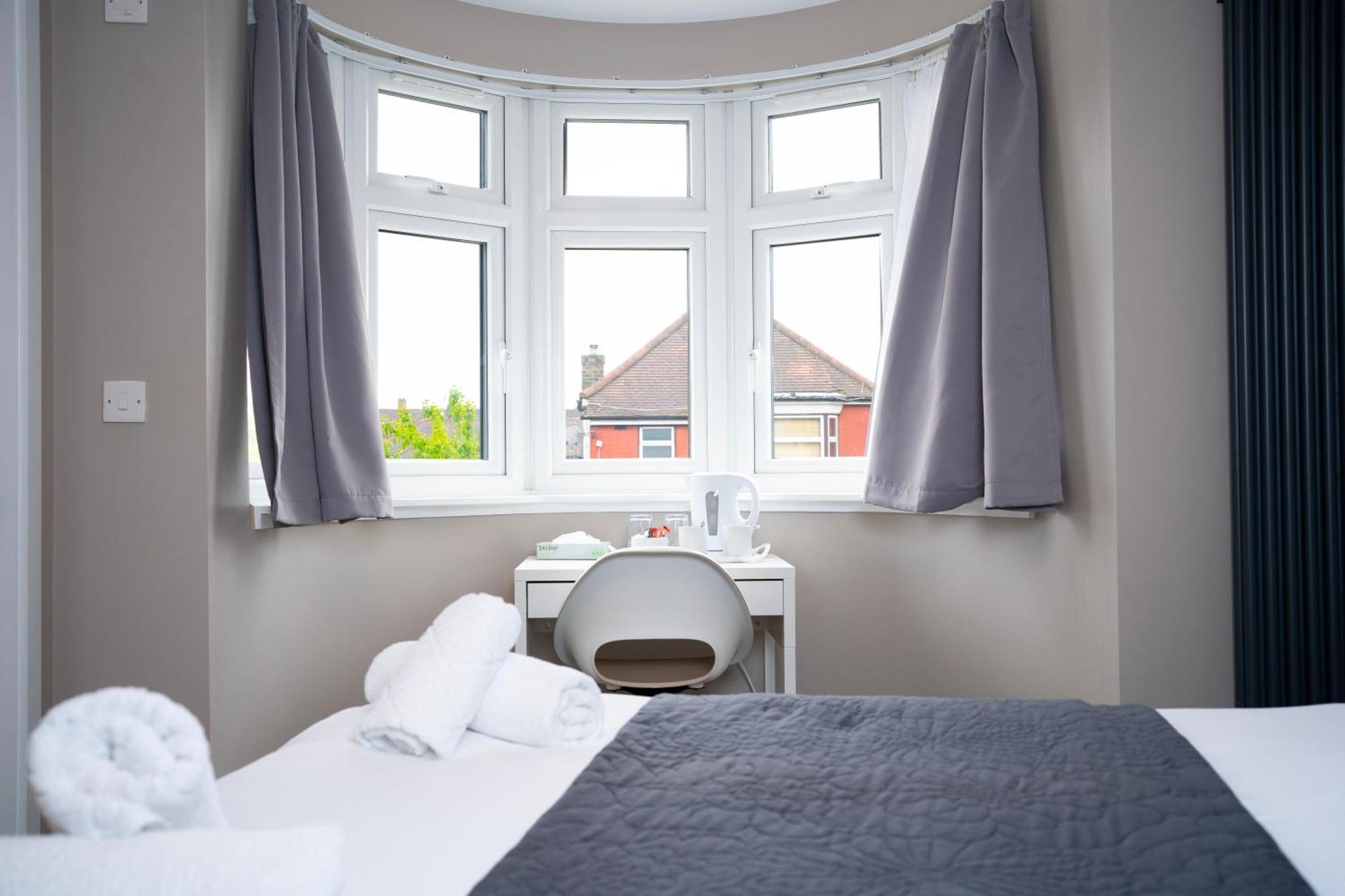 Paragraph Edmonton Palmers Green Bagian luar foto