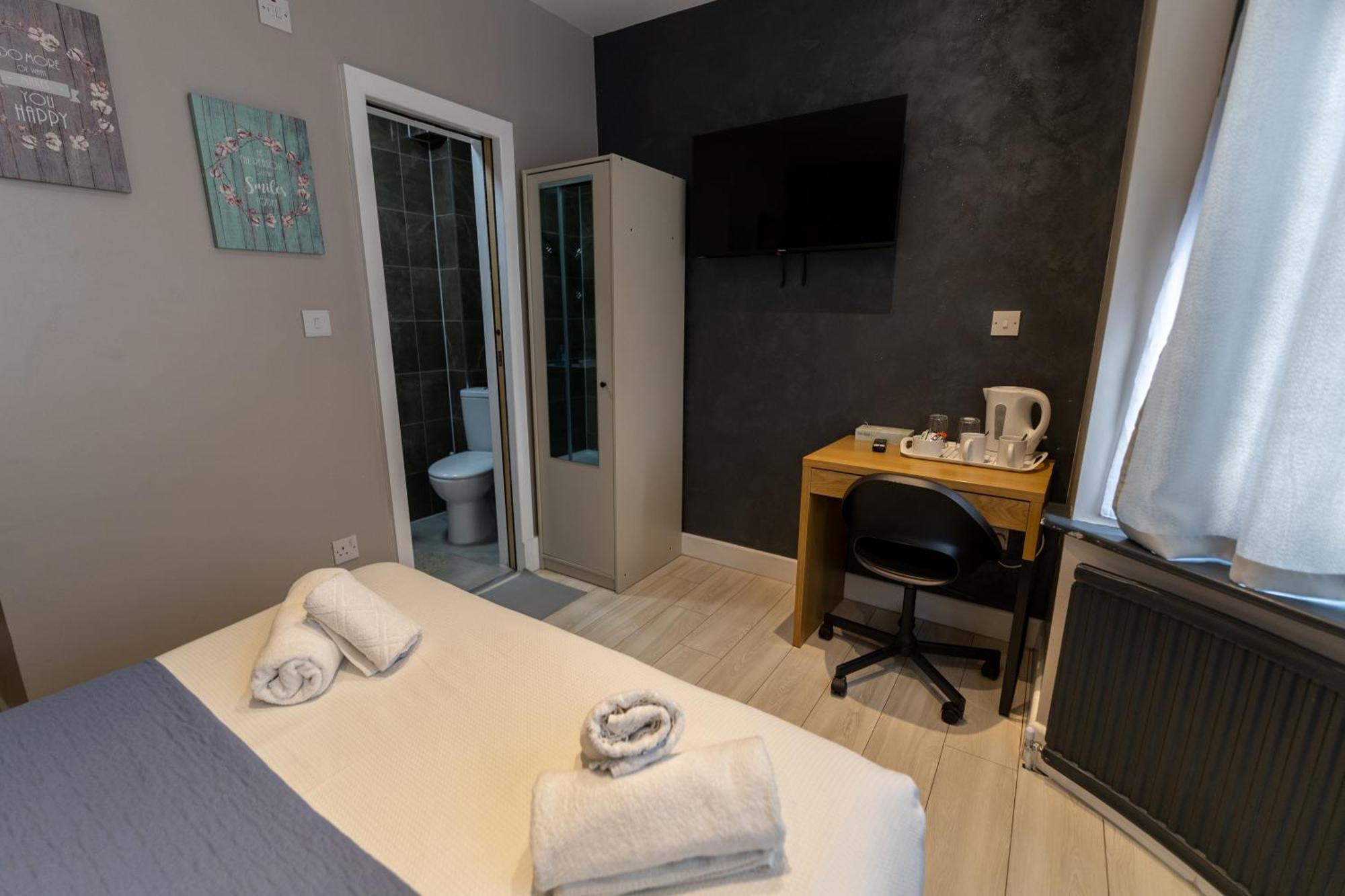 Paragraph Edmonton Palmers Green Bagian luar foto